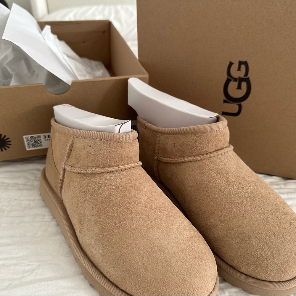 Women’s Ultra Mini Uggs in Driftwood BNWT